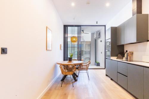 Kuchyň nebo kuchyňský kout v ubytování Mestalla Flats by Nomad Host