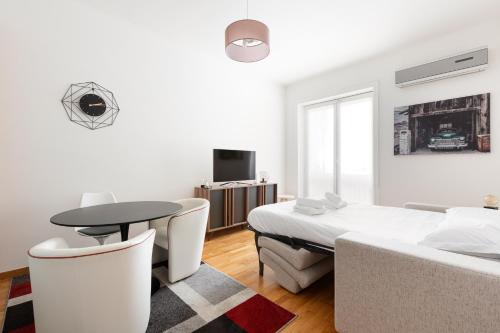 GuestHost - Domodossola M5 Modern Apartment