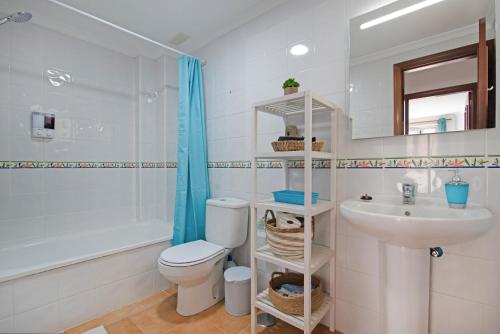 Bilik mandi di Ap Jarea Playa Sardina
