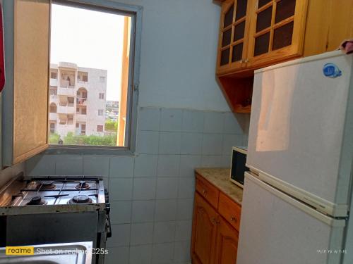 Dapur atau dapur kecil di احلى بحر واجمل صيف واجمل شاطئ فى الساحل الشمالى