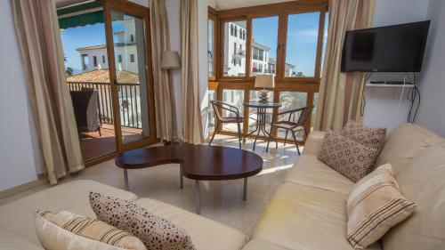 Marina Apartments, 638