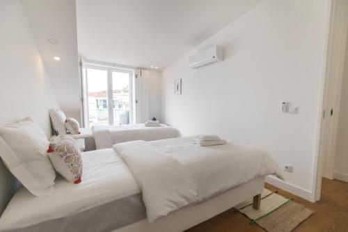 Bright Duplex with Private Terrace in Alcântara