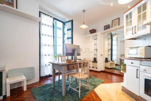 Η κουζίνα ή μικρή κουζίνα στο Pelayo 2 Apartamento