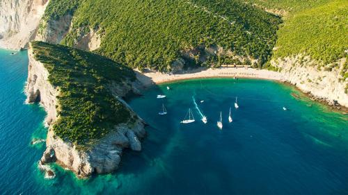Φωτογραφία από το άλμπουμ του Zlatni Pijesak - Apartmani Čanj σε Čanj