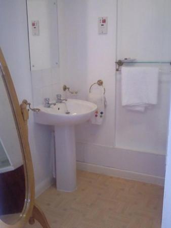 Bilik mandi di Highfield Guesthouse