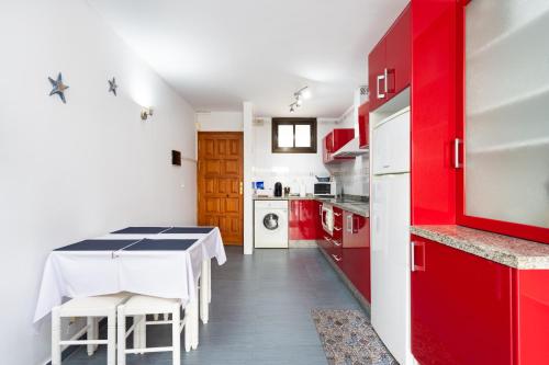 Home2Book Cozy Apt, Pool & Tenis Court, Arona