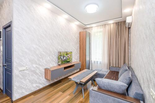 15Newly renovated, real photos, excellent apartment in the center of the capital