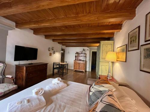 Santo Spirito Historic Studio Apartment