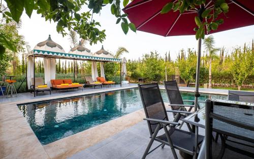 Piscine de l'établissement The Lemonary Marrakech ou située à proximité