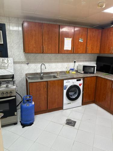 Imagen de la galería de Al najda 04 For men only, en Abu Dabi