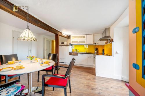 Kuchyň nebo kuchyňský kout v ubytování Ferienwohnung Kaleidoskope