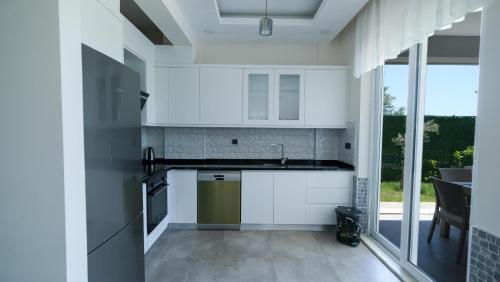 Dapur atau dapur kecil di Prestıge Villa