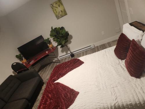 Postel nebo postele na pokoji v ubytování Choicest Cozy Stay