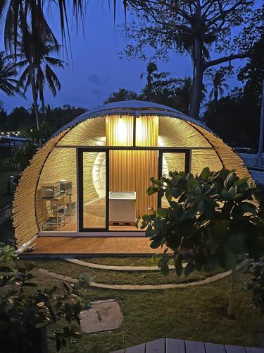 Zahrada ubytování Almare Zonte - BeachFront Glamping Hotel