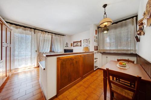 Dapur atau dapur kecil di Monolocale Monti Pallidi