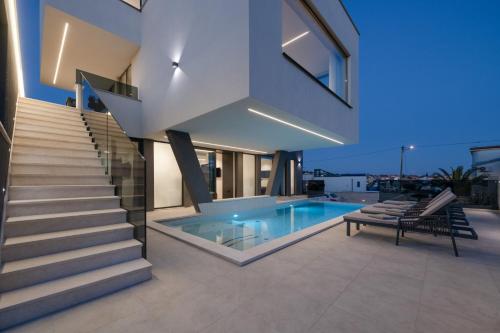 Kolam renang di atau dekat dengan Luxus Villa Nerra in Medulin mit Meerblick