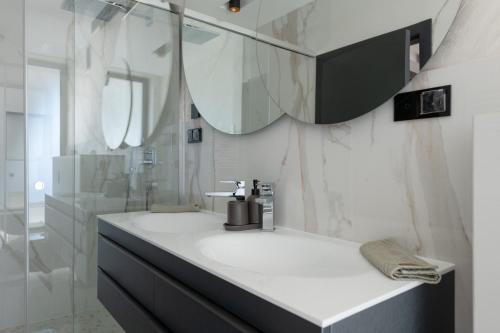 Bilik mandi di Luxus Villa Nerra in Medulin mit Meerblick