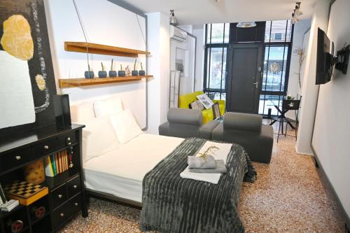 Central two-floor loft with private entrance