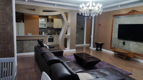 Μια τηλεόραση ή/και κέντρο ψυχαγωγίας στο Cosy Apartment In the City Centre