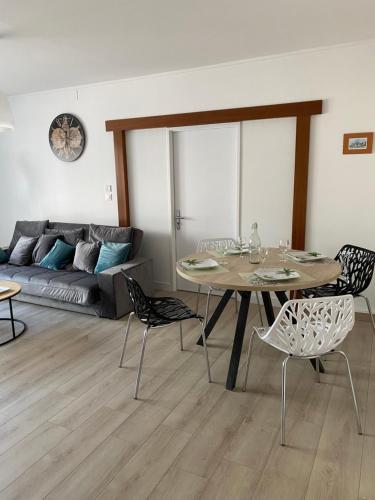 Calme et confort -chambre privée dans un appartement-courtes et longues durées