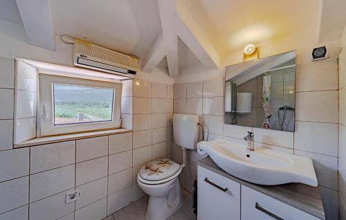 Gorgeous Home In Stonにあるバスルーム