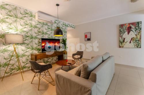 Amplio dpto de 2 dormitorios con parilla