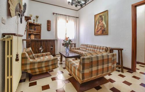 Гостиная зона в Awesome Home In Assoro With Wifi