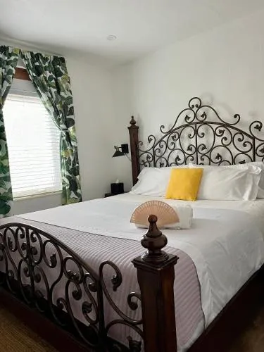Stunning Little Havana Close to Airport, Calle Ocho, Brickell, Cruises,Wynwood and the Beaches - Free Parking photo 67