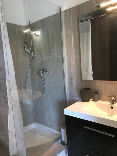 Photo de la galerie de l'établissement Le Cuvier Des Morandes Holiday Home Vinzelles, à Vinzelles