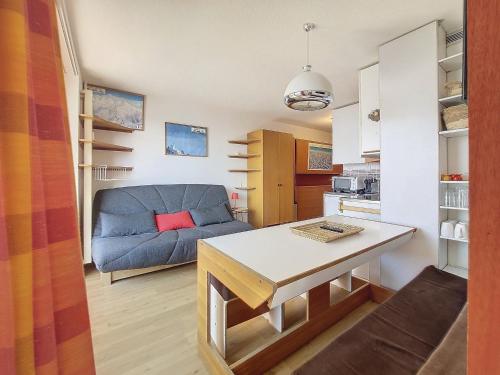 Appartement 2 pièces avec balcon proche des pistes, WIFI gratuit - FR-1-275-97