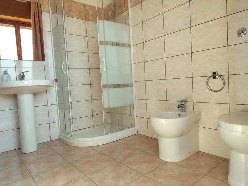 Kúpeľňa v ubytovaní L'oasi di Angela, CIN IT11163C2000Q5074