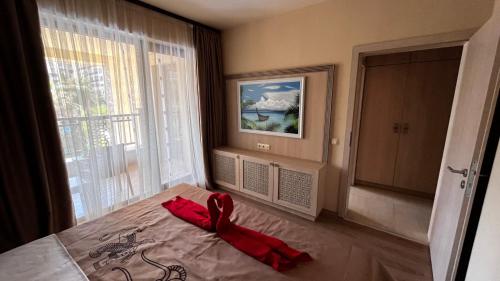 Ένα ή περισσότερα κρεβάτια σε δωμάτιο στο ARGISHT SUPERIOR APARTMENT