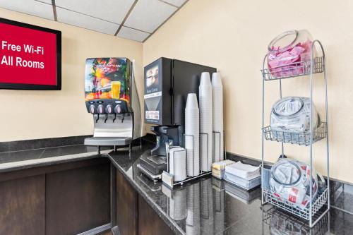 Dapur atau dapur kecil di Red Roof Inn Berea