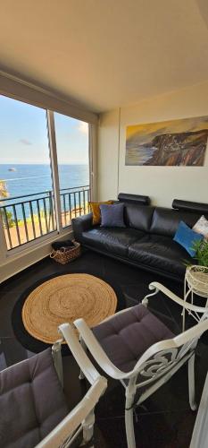 Blue Diamond-seaview & free park
