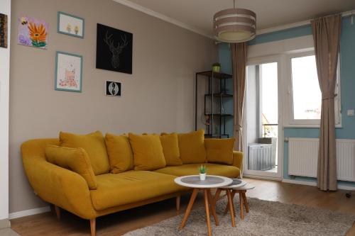 New elegant apartment with free parking and wifi