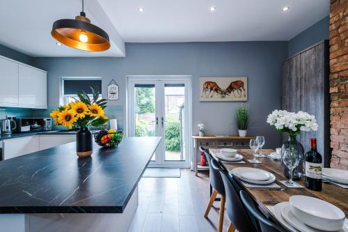 NEW! 3-Bed Spacious Home in Manchester by 53 Degrees Property, Ideal for Groups, FREE Parking! photo 20