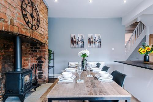 NEW! 3-Bed Spacious Home in Manchester by 53 Degrees Property, Ideal for Groups, FREE Parking! photo 24