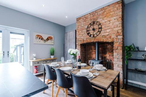 NEW! 3-Bed Spacious Home in Manchester by 53 Degrees Property, Ideal for Groups, FREE Parking! photo 21