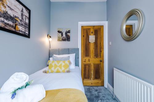 NEW! 3-Bed Spacious Home in Manchester by 53 Degrees Property, Ideal for Groups, FREE Parking! photo 39