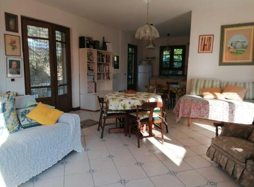 Foto dalla galleria di Il Giardino Di Maria a Montignoso