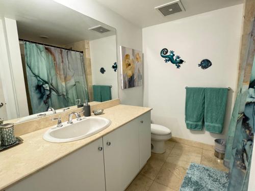 Bilik mandi di Luxury Suite Oasis