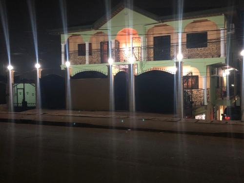 Appartement moderne de 120m2 , doté de caméras de surveying et situé à MAETUR NKOMO, un quartier résidentiel