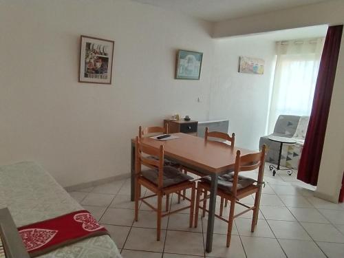 Appartement 2P 4 Pers, à 500m Plage, Parking, WIFI, Petits Animaux OK - FR-1-776-107