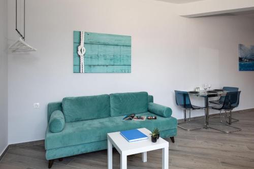 Central Athens Resort 2