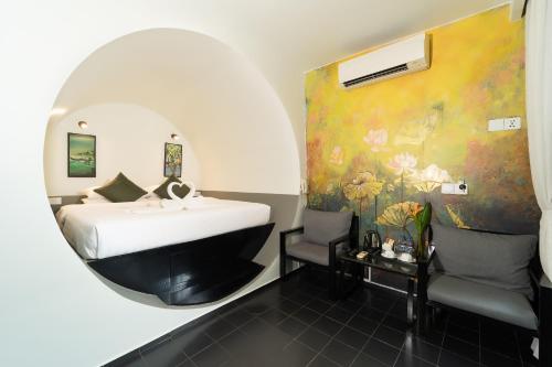 Ruang duduk di Tunnel Urban Retreat