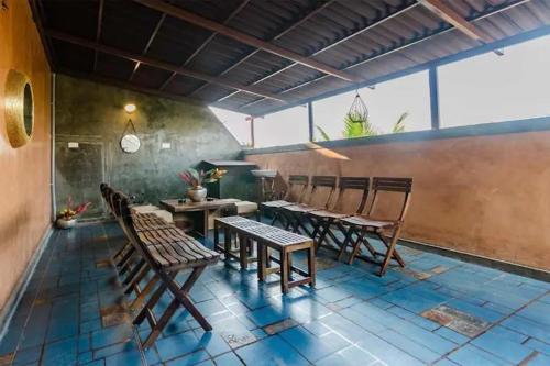 Ảnh trong thư viện ảnh của Traditional & Modern 4BHK Villa ở Bangalore