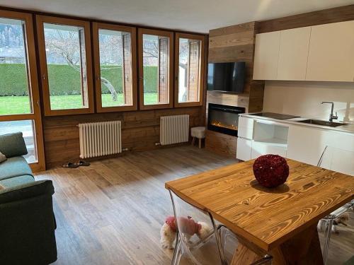 Kuchyň nebo kuchyňský kout v ubytování Panciroli Pinzolo Pineta