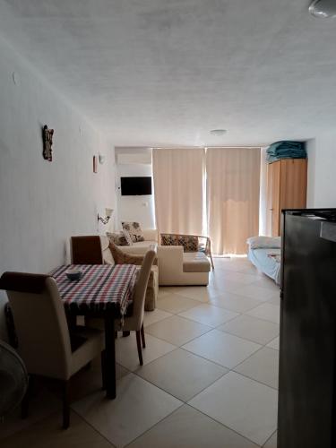 Χώρος καθιστικού στο Bigova Bay Apartments