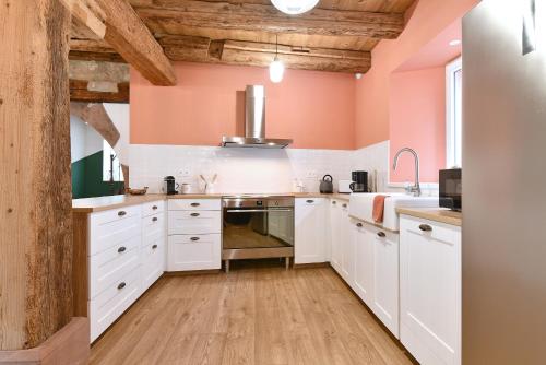 Dapur atau dapur kecil di Joseph, Adeline & Nous (Gîte au coeur du vignoble)