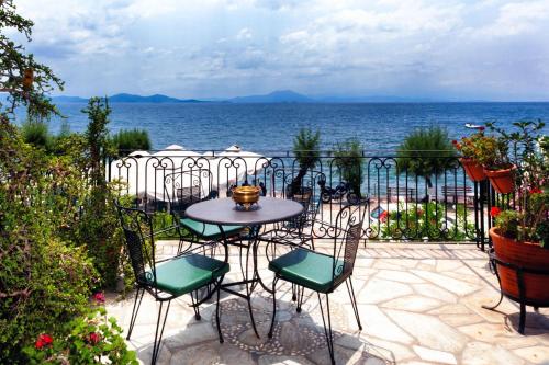 Afissos Seaside Cottage